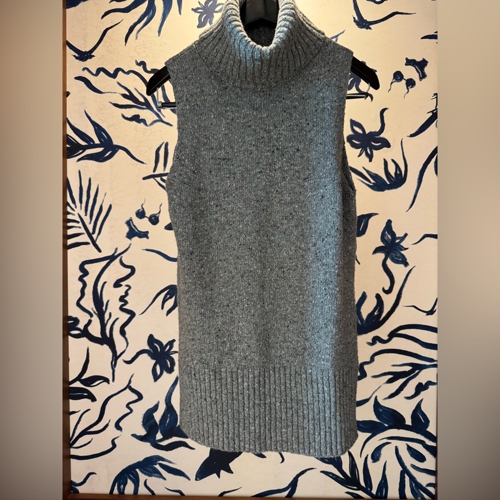 CLUB MONACO - ITALIAN YARN WOOL SLEEVELESS TURTLENECK SWEATER GREY SZ Small